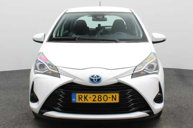 Toyota Yaris (2018) thumbnail 5