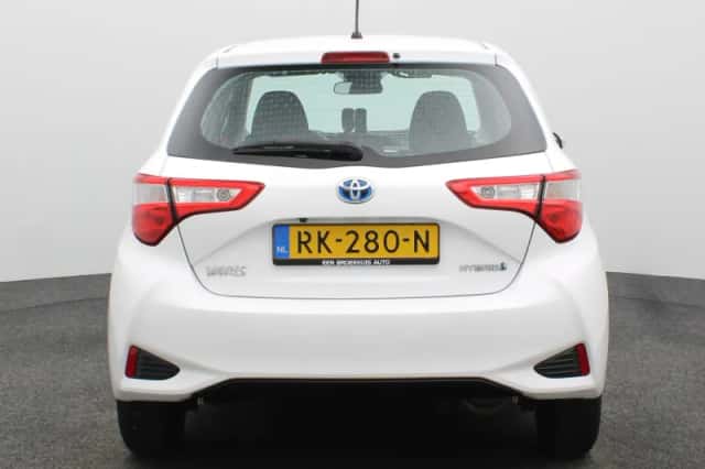Toyota Yaris (2018) thumbnail 6