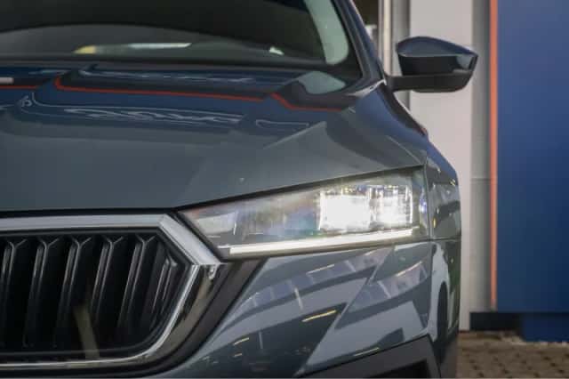 Škoda Octavia (2021) thumbnail 4