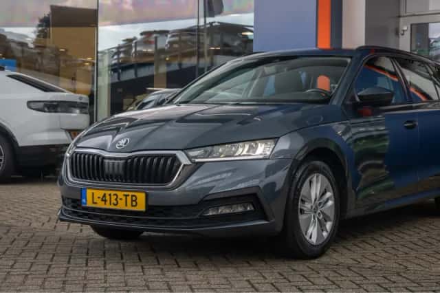 Škoda Octavia (2021) thumbnail 5