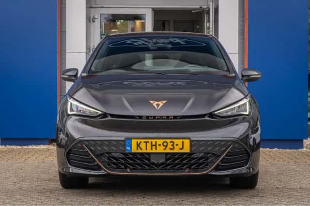 CUPRA Born (2023) thumbnail 3