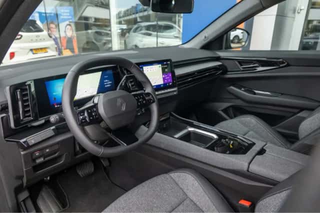 Renault Austral (2025) thumbnail 2