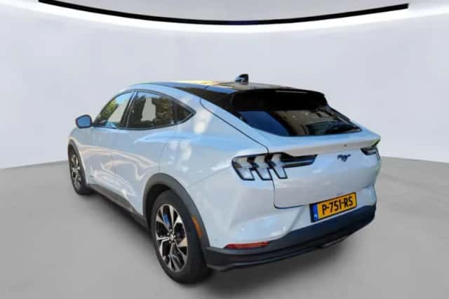 Ford Mustang Mach-E (2022) thumbnail 4