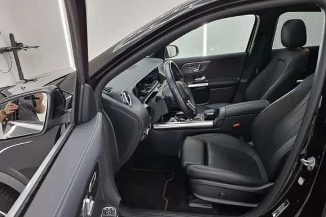 Mercedes-Benz EQA (2021) thumbnail 4