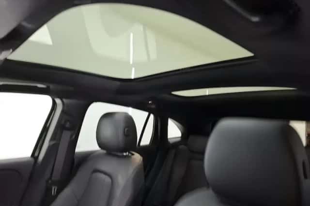 Mercedes-Benz EQA (2021) thumbnail 6
