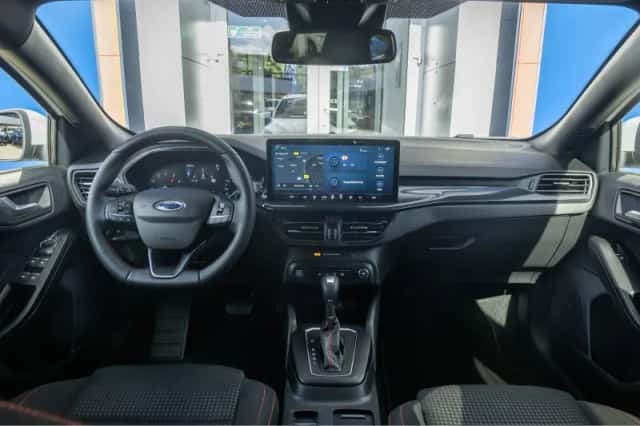 Ford Focus (2024) thumbnail 2