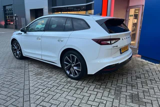 Škoda Enyaq (2022) thumbnail 3
