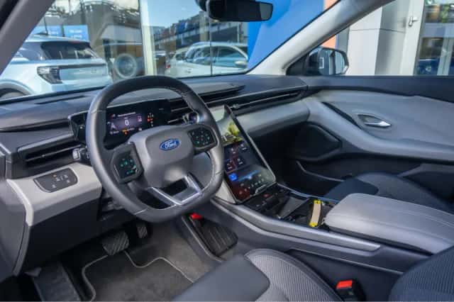 Ford Explorer (2025) thumbnail 2