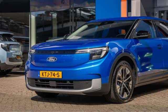 Ford Explorer (2025) thumbnail 5