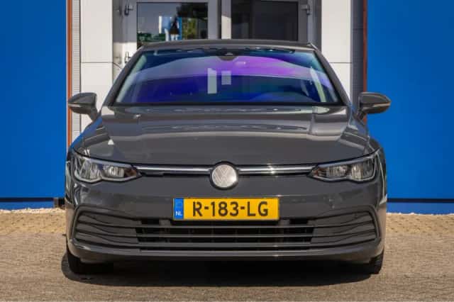 Volkswagen Golf (2022) thumbnail 3