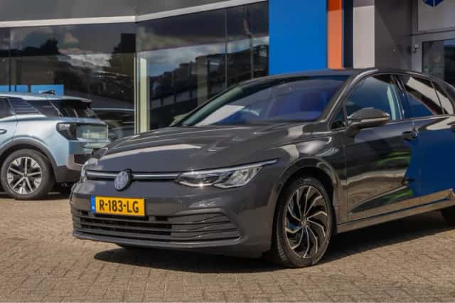 Volkswagen Golf (2022) thumbnail 5