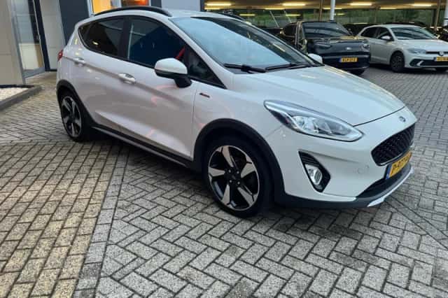 Ford Fiesta (2021) thumbnail 3