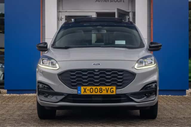 Ford Kuga (2024) thumbnail 4
