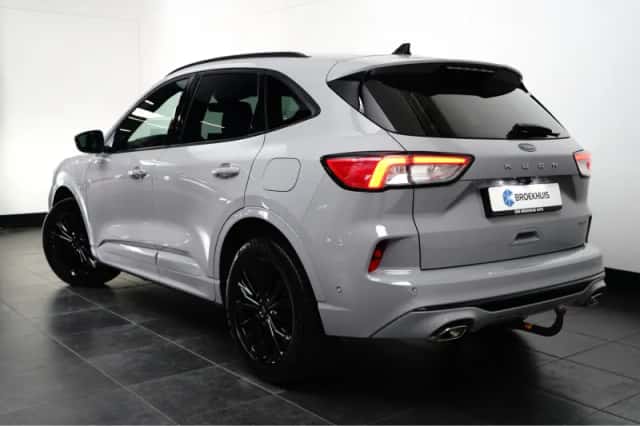 Ford Kuga (2023) thumbnail 5