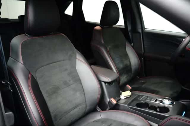 Ford Kuga (2023) thumbnail 6