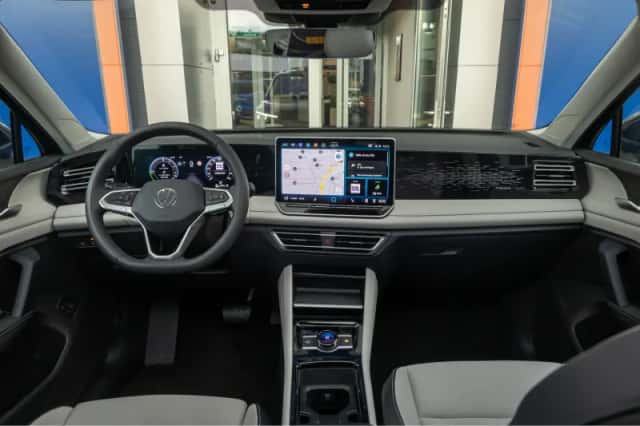 Volkswagen Tiguan (2025) thumbnail 2