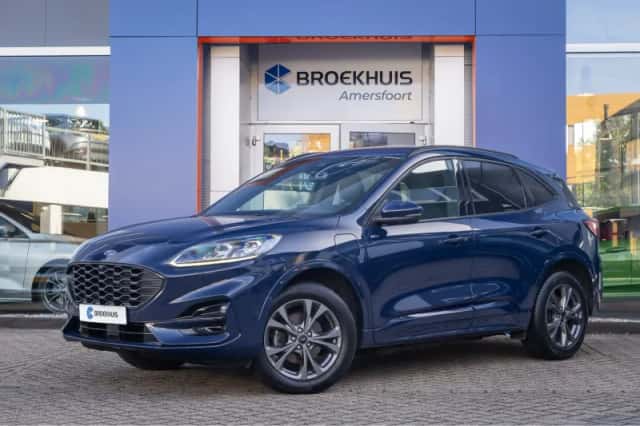 Ford Kuga (2023) thumbnail 1