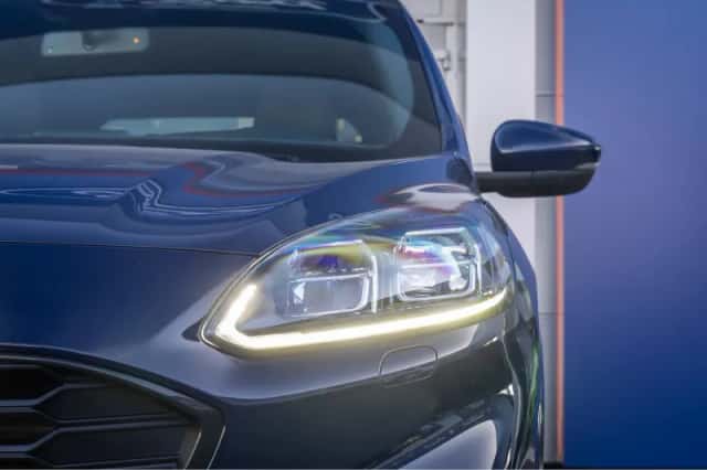 Ford Kuga (2023) thumbnail 5