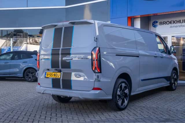 Ford E-Transit Custom (2025) thumbnail 5