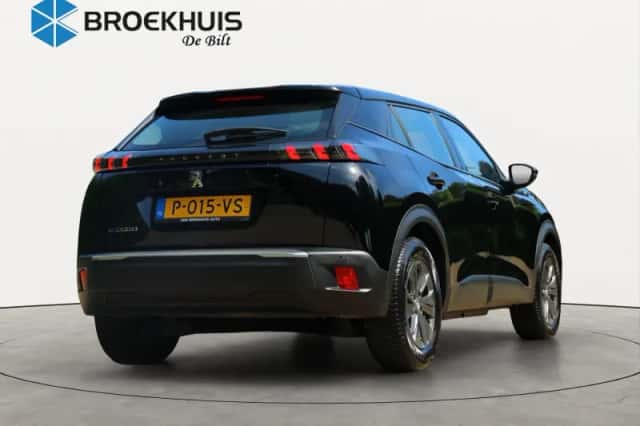 Peugeot e-2008 (2022) thumbnail 3