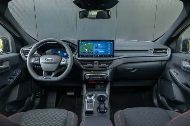 Ford Kuga (2026) thumbnail 3