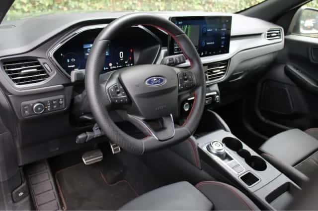 Ford Kuga (2025) thumbnail 1