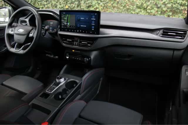 Ford Kuga (2025) thumbnail 3