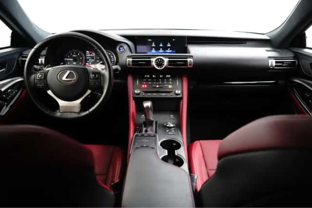 Lexus RC (2020) thumbnail 4