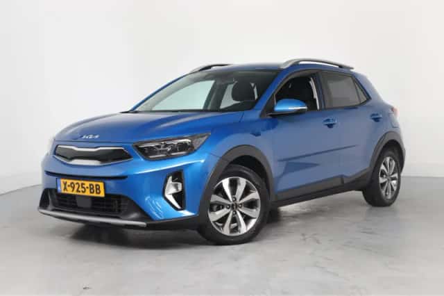 Kia Stonic (2023) thumbnail 1