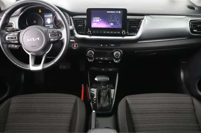 Kia Stonic (2023) thumbnail 4