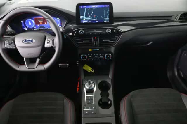 Ford Kuga (2024) thumbnail 4