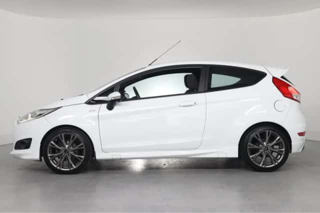 Ford Fiesta (2017) thumbnail 2