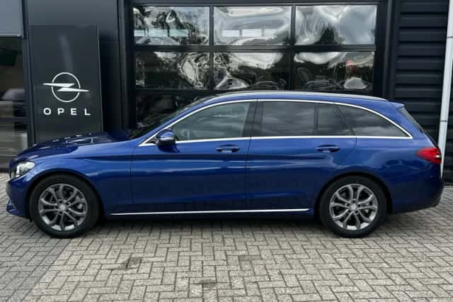 Mercedes-Benz C-Klasse (2015) thumbnail 3