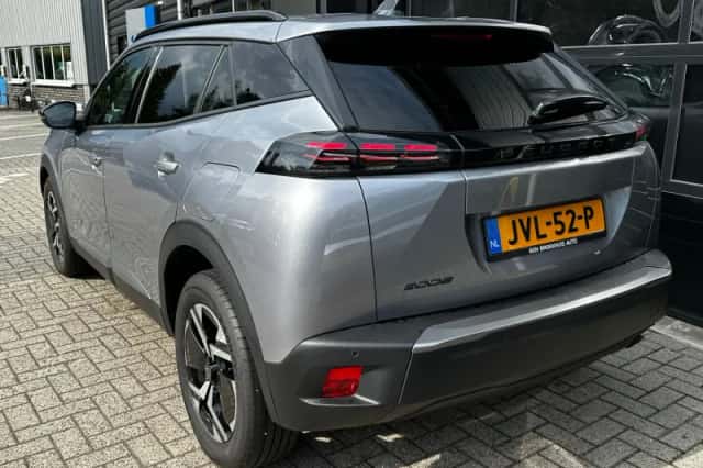 Peugeot 2008 (2025) thumbnail 4