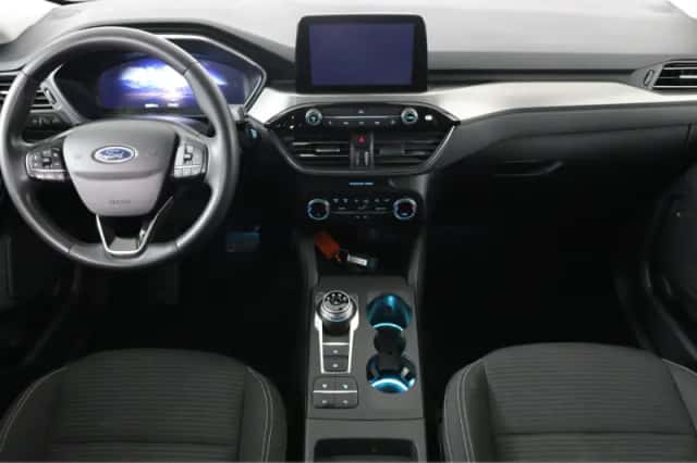 Ford Kuga (2022) thumbnail 3