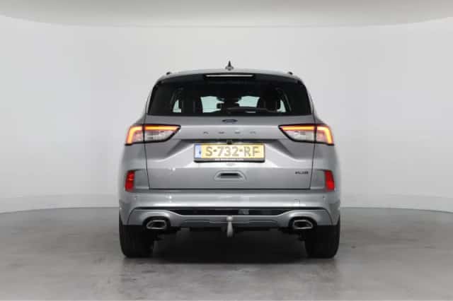 Ford Kuga (2023) thumbnail 4