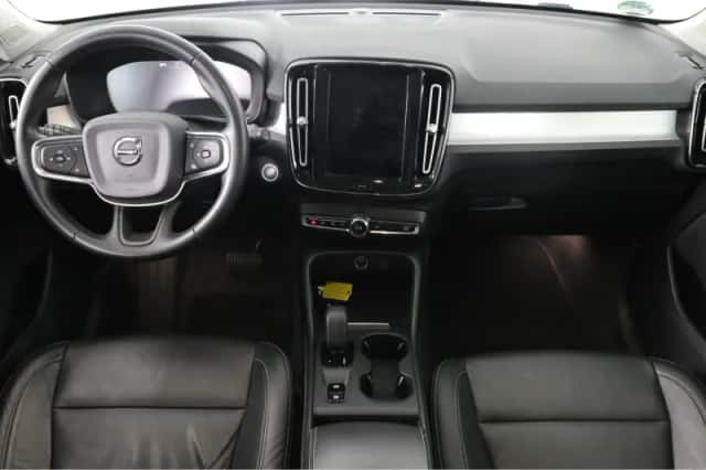Volvo XC40 (2021) thumbnail 3