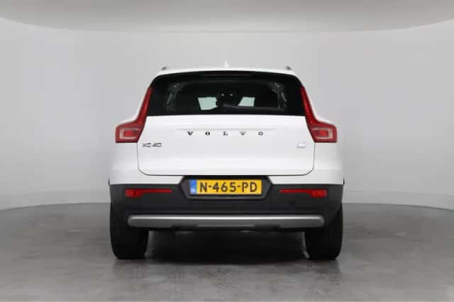 Volvo XC40 (2021) thumbnail 4