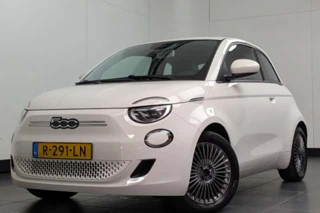 Fiat 500 (2022) thumbnail 1