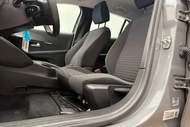 Peugeot 208 (2024) thumbnail 3