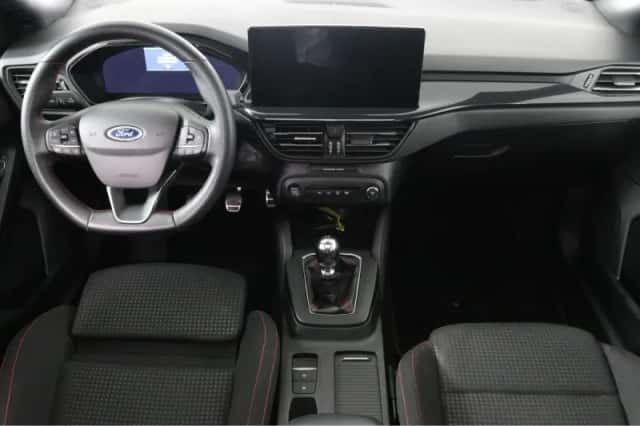 Ford Focus (2024) thumbnail 4
