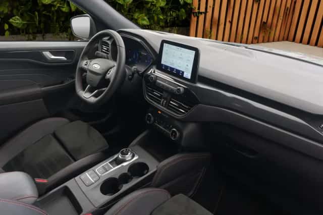 Ford Kuga (2023) thumbnail 4
