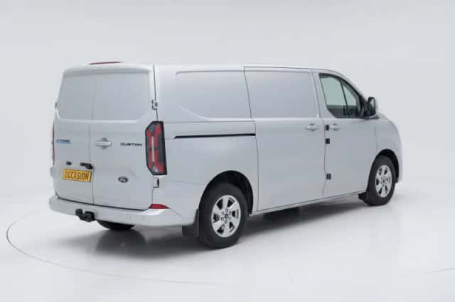 Ford E-Transit (2026) thumbnail 2