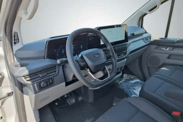 Ford E-Transit (2026) thumbnail 3