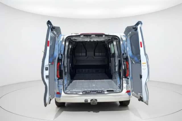 Ford E-Transit (2026) thumbnail 6