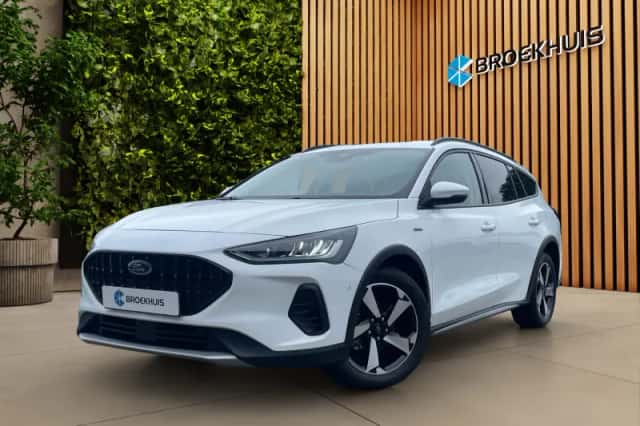 Ford Focus (2022) thumbnail 1