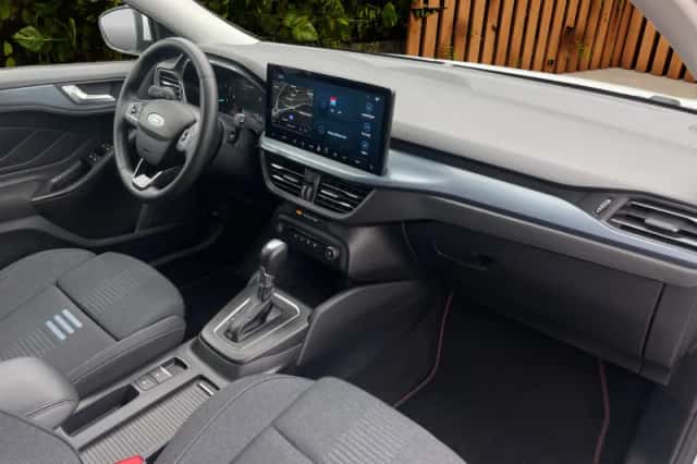 Ford Focus (2022) thumbnail 4