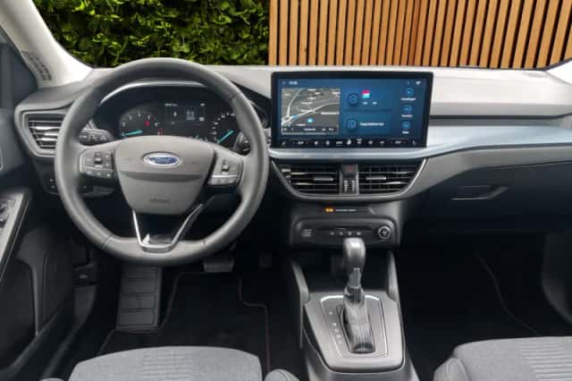 Ford Focus (2022) thumbnail 5
