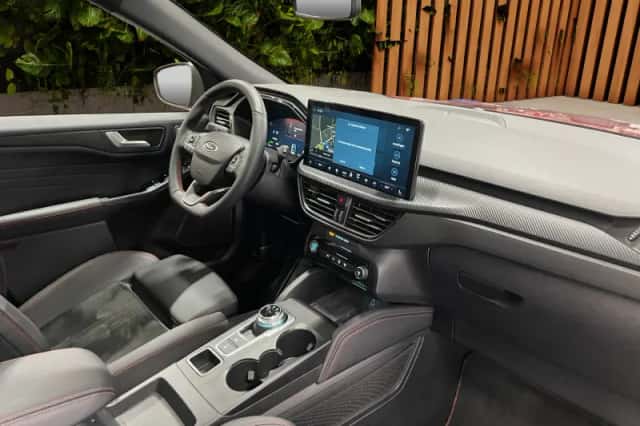 Ford Kuga (2024) thumbnail 4