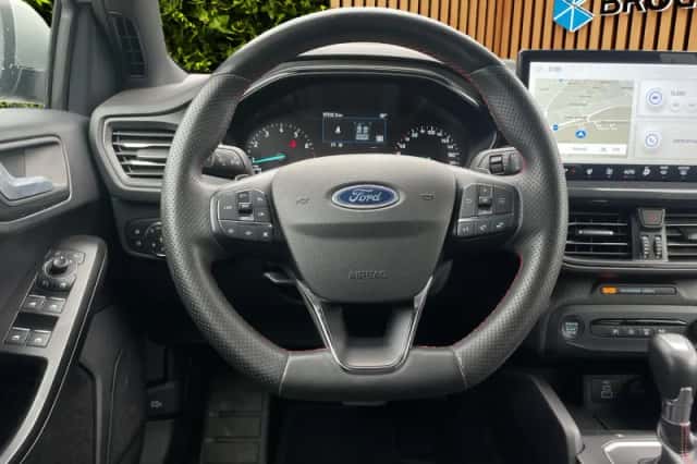 Ford Focus (2023) thumbnail 6